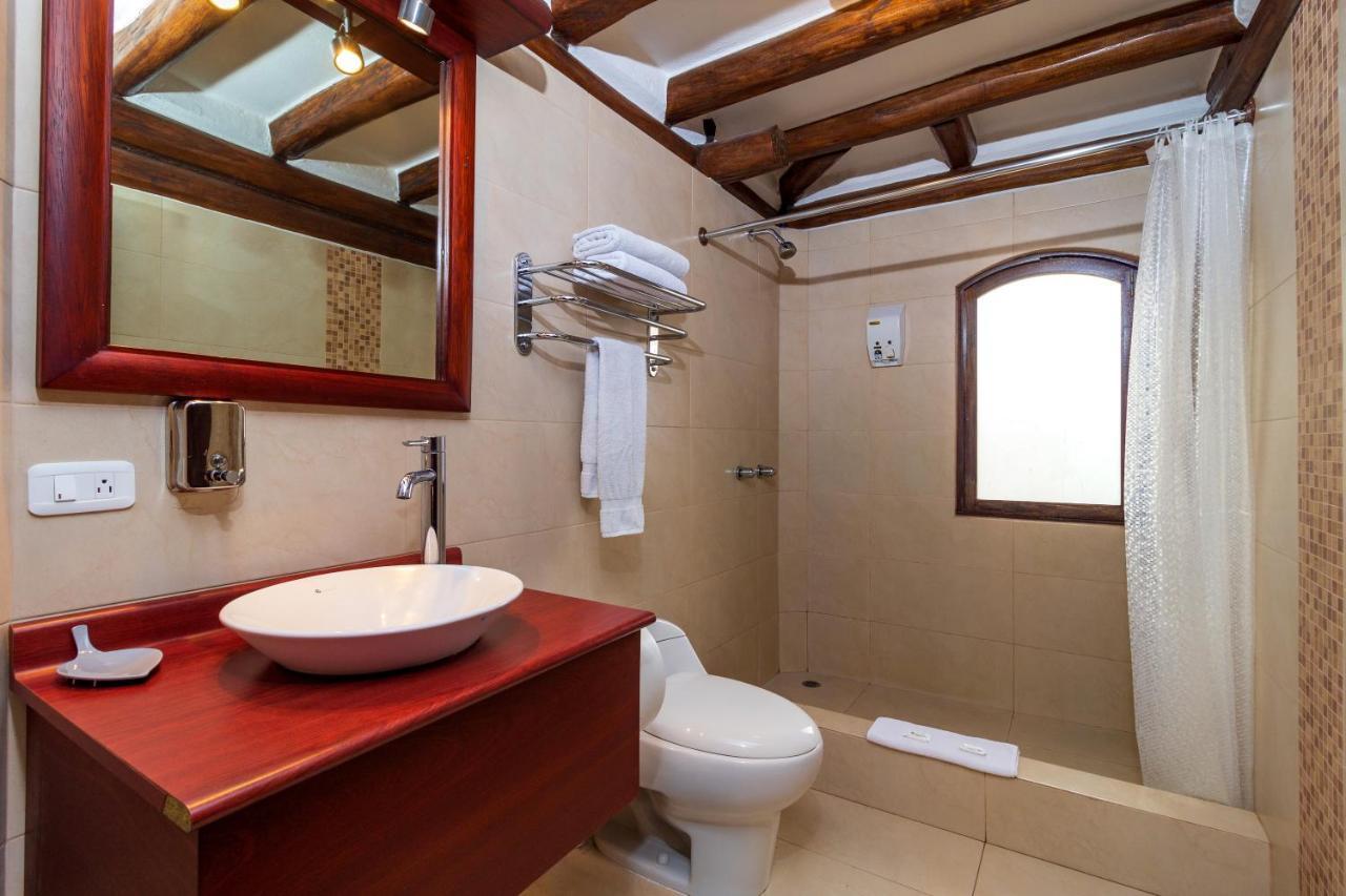 Hotel Ile Baños Kültér fotó
